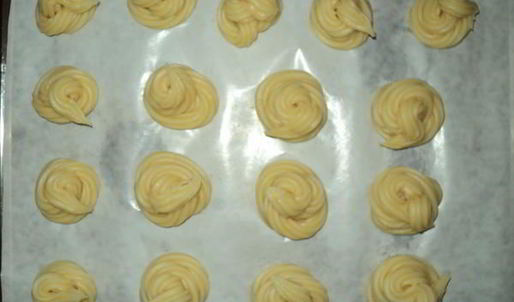 профитроли с ванильным заварным кремом