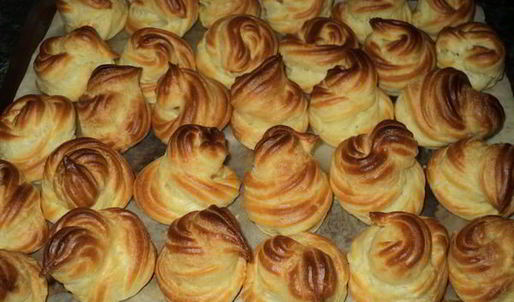 профитроли с ванильным заварным кремом