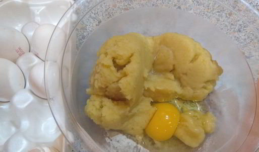 торт с профитролями