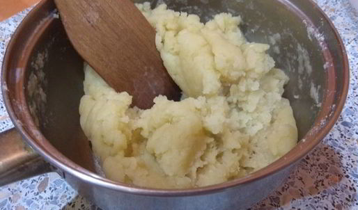 торт с профитролями