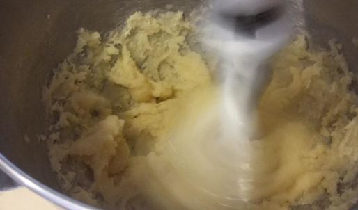 эклеры малиновая роза