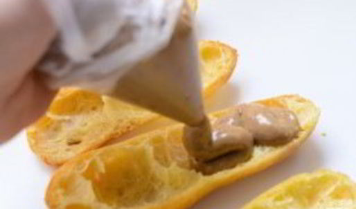 эклеры с шоколадным кремом