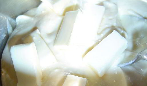 эклеры с заварным творожным кремом и клубникой