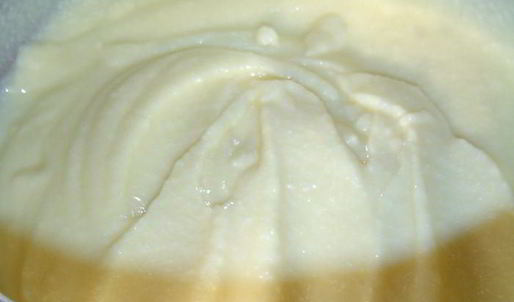 эклеры с заварным творожным кремом и клубникой