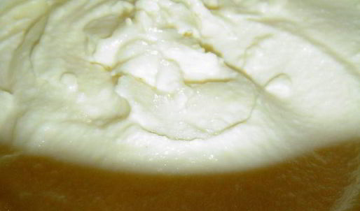 эклеры с заварным творожным кремом и клубникой