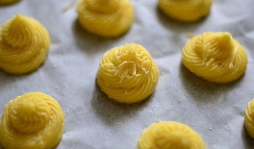 закусочные профитроли со сливочно-лососевым крем-муссом