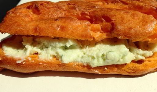 закусочные томатные эклеры с кремом из моцареллы