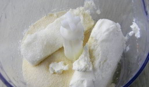 двухцветная запеканка с творогом и бананом