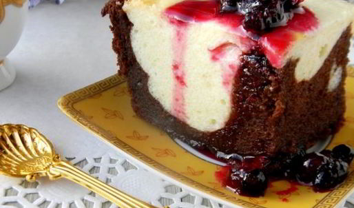 двухцветная запеканка с творогом и бананом