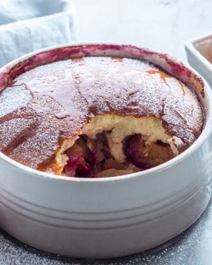 Рецепт манной фруктовой запеканки с грушами и сливами