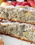 Творожная запеканка с маком и яблоками