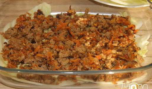 запеканка из капусты, фарша и соуса бешамель