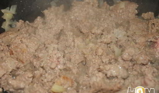 запеканка из капусты, фарша и соуса бешамель