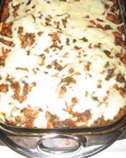 Рецепт запеканки из макарон, шпината и сыра с томатным соусом