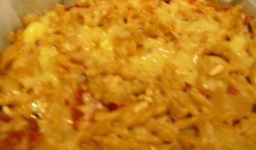 запеканка из макарон со сливками, вялеными томатами и кедровыми орешками