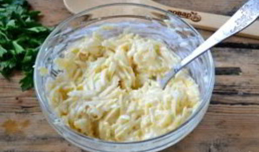 запеканка из тертого картофеля с сыром и чесноком