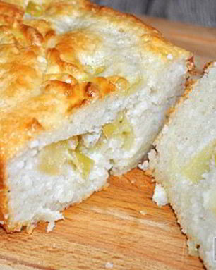 Запеканка из творожного продукта с яблоком