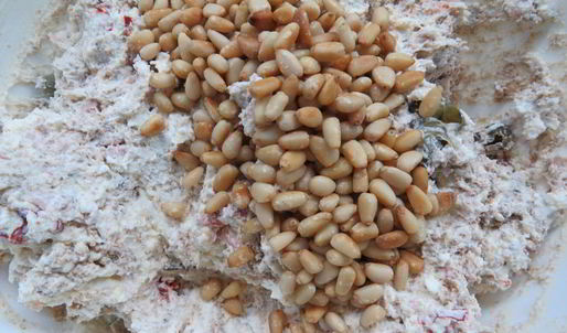 запеканка с тунцом, сыром и каперсами