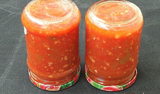 аджика из помидоров и яблок