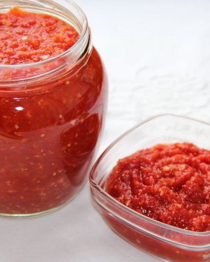 Рецепт аджики с хреном и чесноком без варки