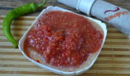 аджика с яблоками и помидорами на зиму