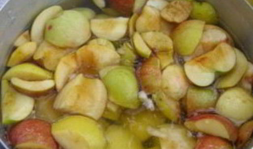 аджика с яблоками и помидорами