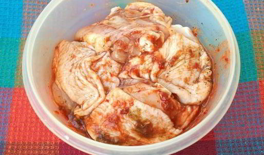 куриные бедрышки запеченные с аджикой