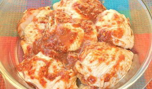 куриные бедрышки запеченные с аджикой