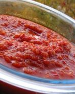 Жгучая аджика с яблоками и морковью