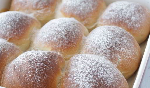 бухтели с абрикосовым джемом