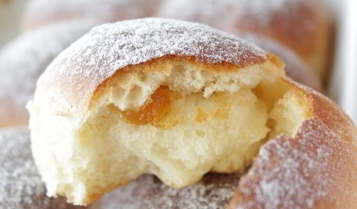 бухтели с абрикосовым джемом