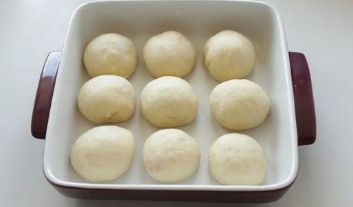 бухтели с абрикосовым джемом