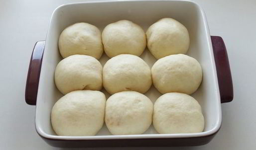 бухтели с абрикосовым джемом