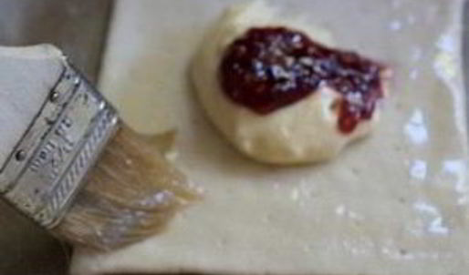 датские булочки с марципаном и джемом