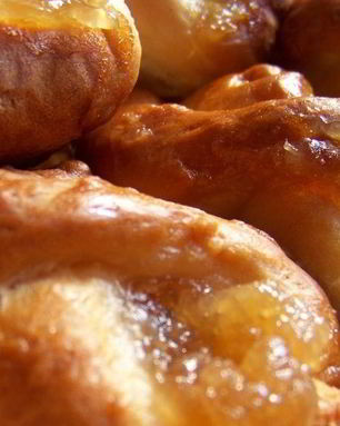 Дрожжевое тесто с джемом