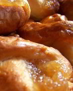 Дрожжевое тесто с джемом