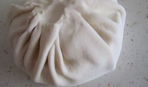 камамбер с клубничным джемом