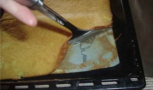 рулет с джемом