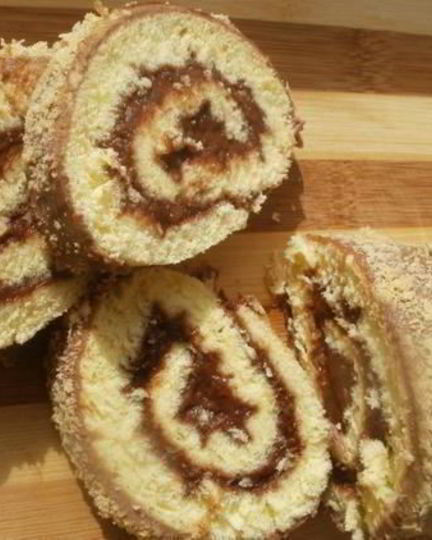 Рецепт рулетика с шоколадно-банановым джемом