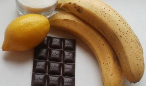 рулетик с шоколадно-банановым джемом