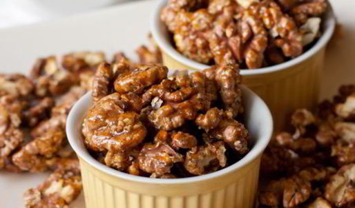 грецкие орехи в коричневом сахаре с чили