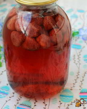 Компот из клубники на зиму