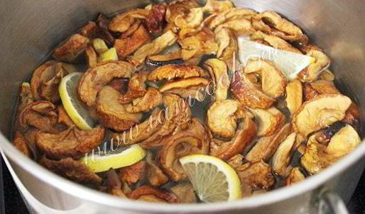 компот из сушеных яблок с тимьяном