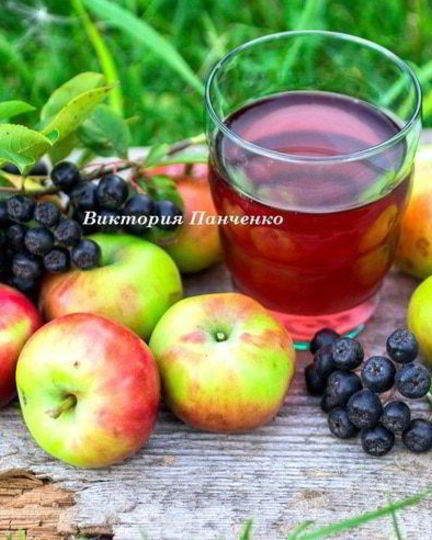 Рецепт компота из яблок и черноплодной рябины