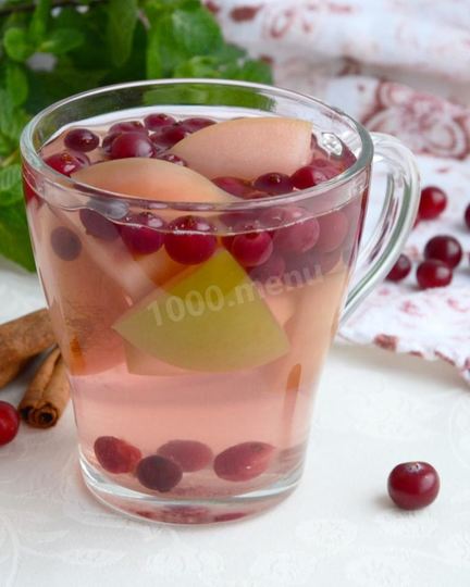 Рецепт компота из яблок и клюквы