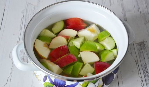 компот из яблок и клюквы