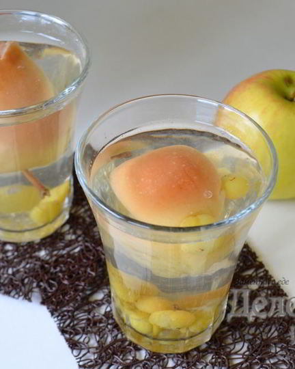 Рецепт компота из яблок и винограда