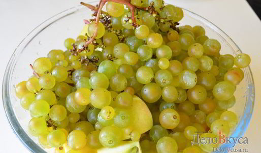 компот из яблок и винограда