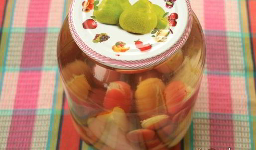 компот с виноградом и грушами на зиму