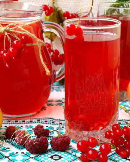 Рецепт компота с яблоками, малиной, калиной и айвой